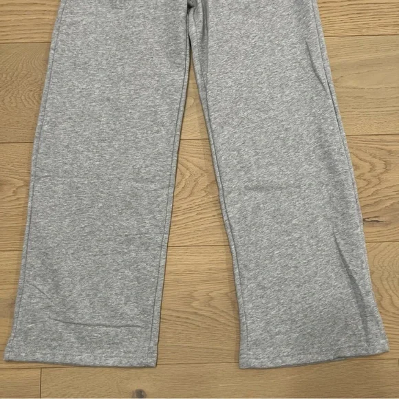 ALO Yoga Unisex Gray Zip-Up Hoodie and Jogger Set - Picture 13 of 16